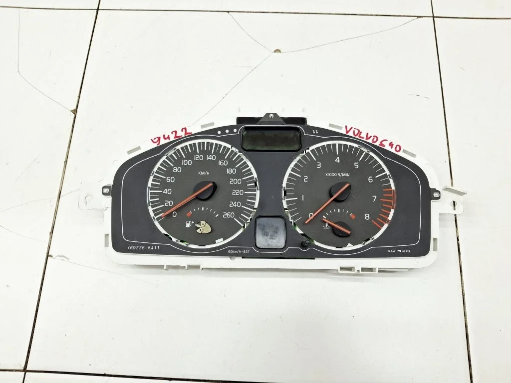 Панель приборов Volvo S40 2008 II