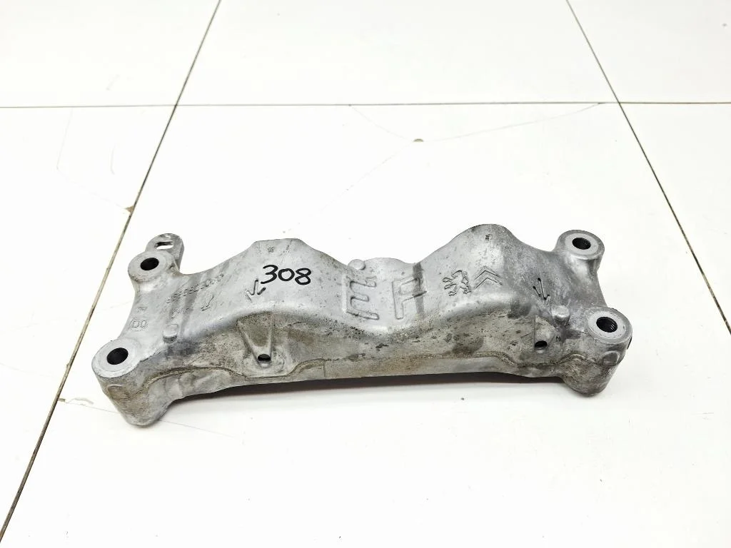 Кронштейн двигателя правый Peugeot 308 2010 T7