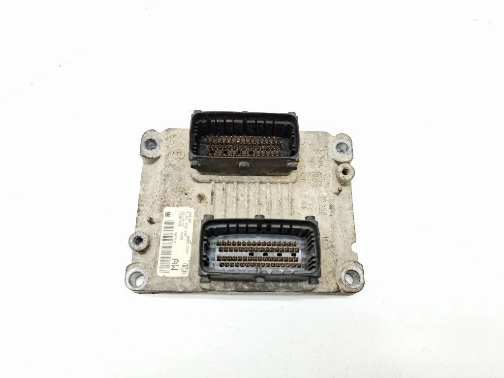 Блок управления двигателем Opel Corsa D