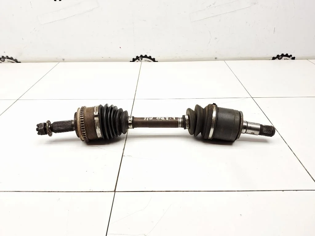 Полуось передняя левая Mitsubishi L200 2012 KA, KB