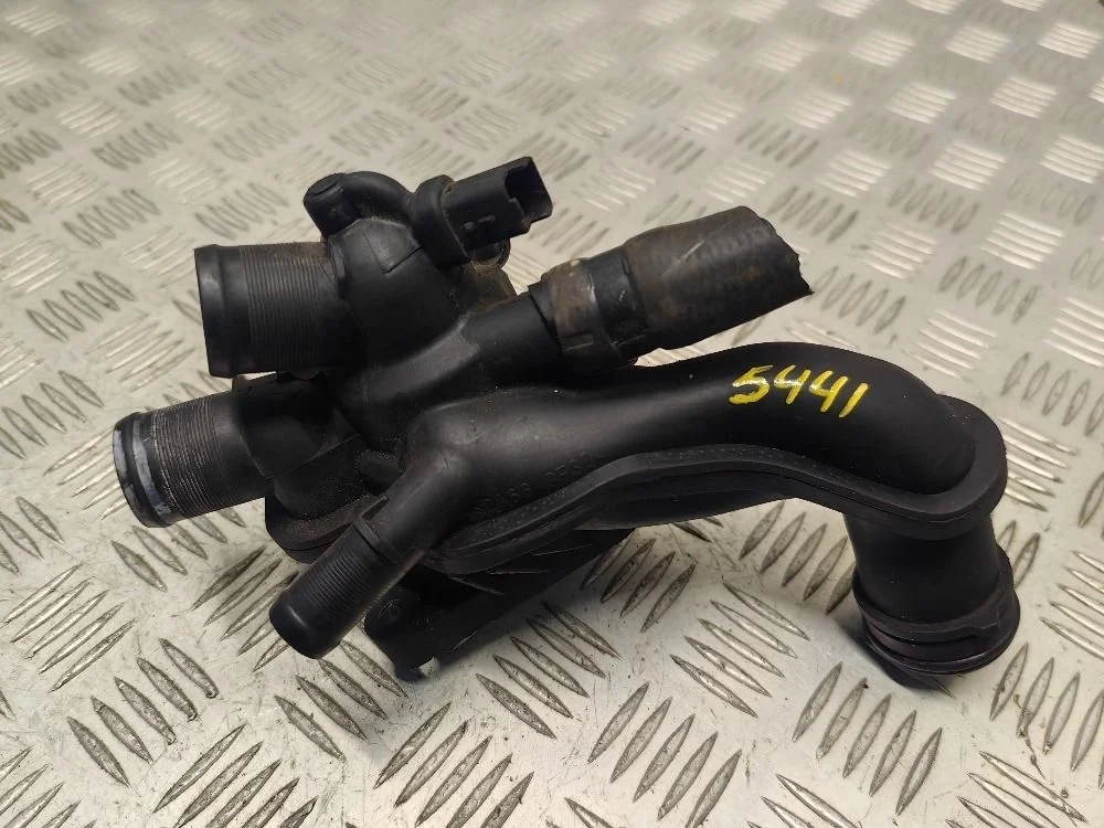 Корпус термостата Peugeot 308