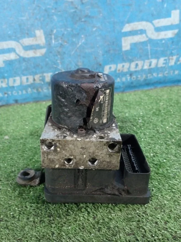 Блок ABS (насос) Skoda Octavia A4 2000-2011