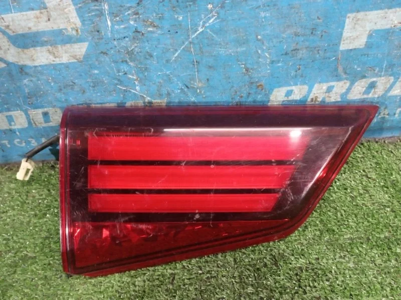 Фонарь внутренний задний левый Mitsubishi