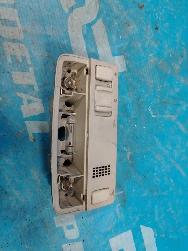 Плафон салонный Skoda Octavia 2004-2013