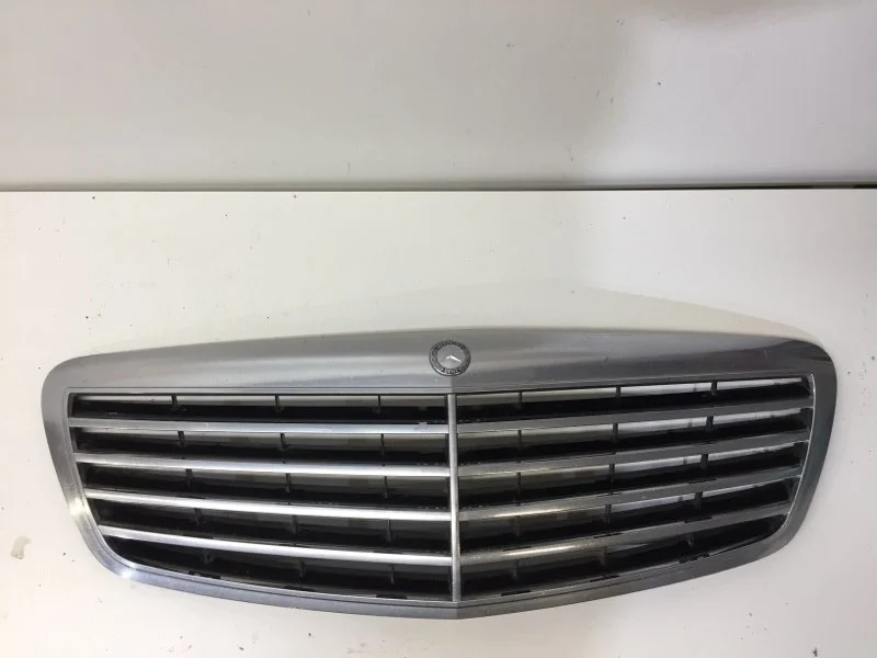 Решётка радиатора Mercedes-Benz S-Klasse 2005-2009 A2218800083 W221, передняя