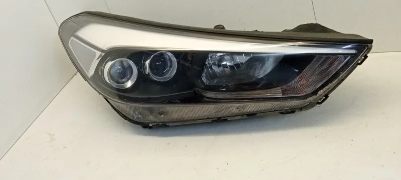 Фара Hyundai Tucson 2018-2022 92102D7201 3, передняя правая