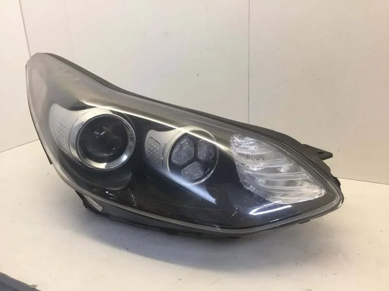 Фара Kia Sportage 2016-2020 92102F1011 4, передняя правая