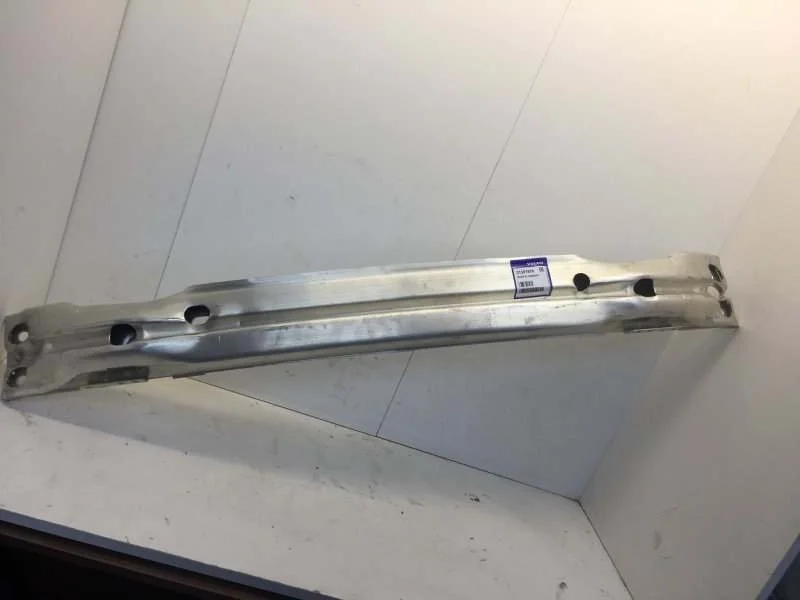 Усилитель бампера Volvo V40 2012-2019 31301976 2, передний