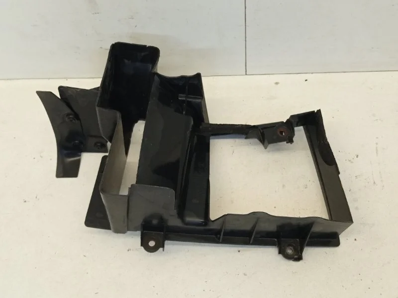 Воздухозаборник Toyota Land Cruiser 2007-2021 3291760070 200, передний