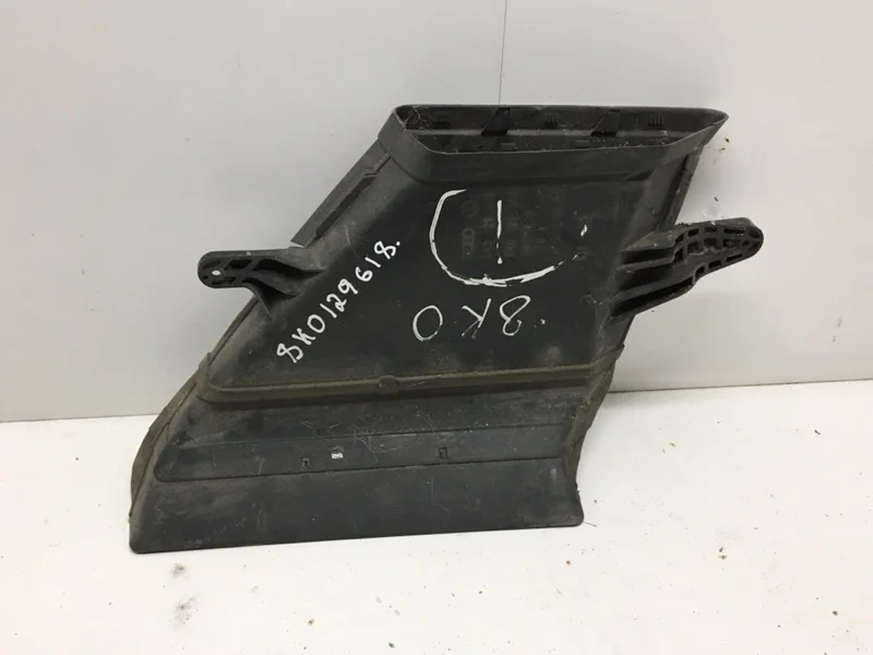 Патрубок воздушного фильтра Audi A5 2007-2016 8K0129618A 8T, передний