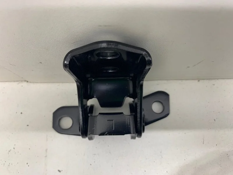 Петля двери Mazda 3 2003-2009 F15159210A BK, передняя левая