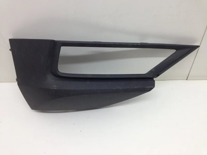 Накладка ПТФ Volkswagen Tiguan 2016-2020 5NA853212A 2, передняя правая