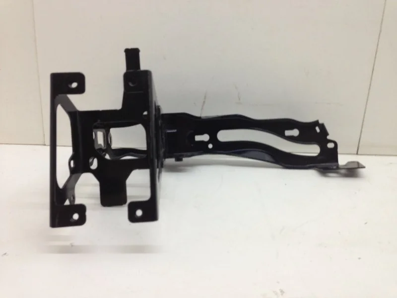 Кронштейн фары Bmw 3 Series 2011-2020 51647245792 F30/F31, передний правый