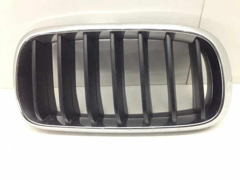 Решётка радиатора Bmw X5 2013-2018 51137294486 F15, передняя правая