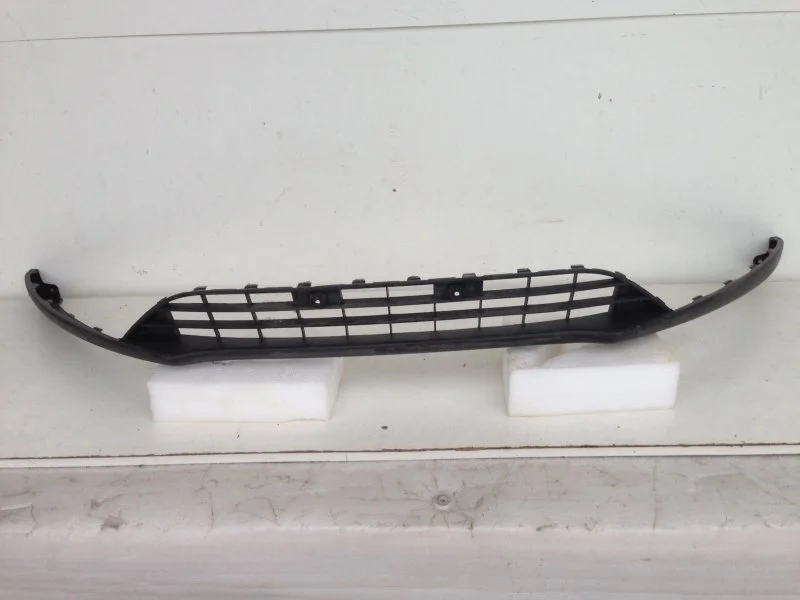 Губа бампера Ford Focus 2011-2019 1873305 3, передняя
