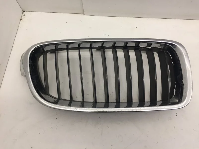 Решётка радиатора Bmw 3 Series 2015-2020 51137255412 F30/F31, передняя правая