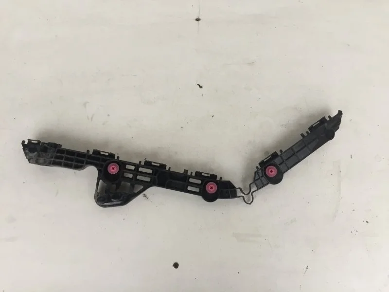 Кронштейн бампера Toyota Camry 2019> 5257633130 XV70, задний левый