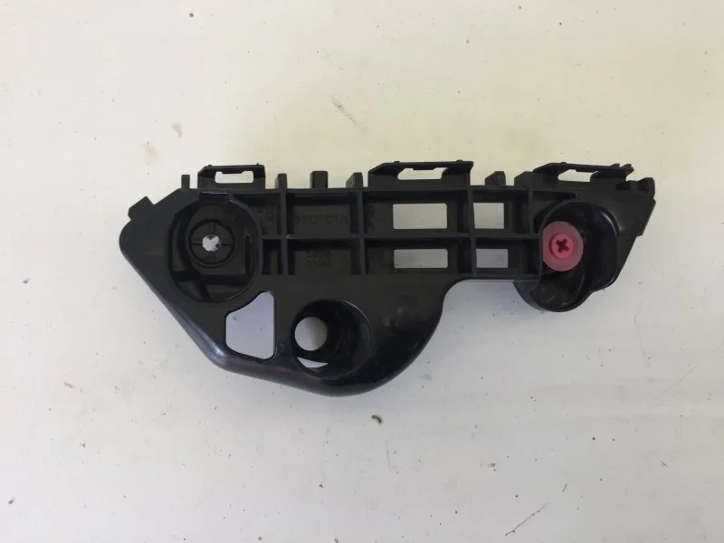 Кронштейн бампера Toyota Camry 2017-2020 5253633060 XV70, передний левый