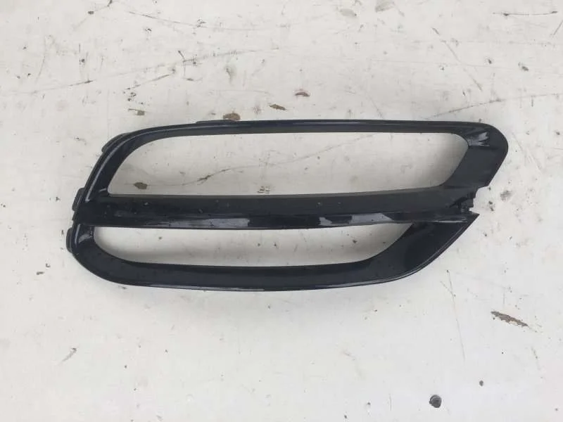 Накладка противотуманного фонаря Kia Sportage 2016-2020 86657F1500 4, задняя левая