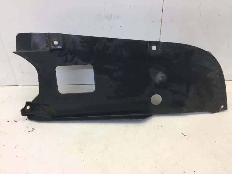 Пыльник бампера Toyota Land Cruiser 2015-2021 5872460070 200, задний левый