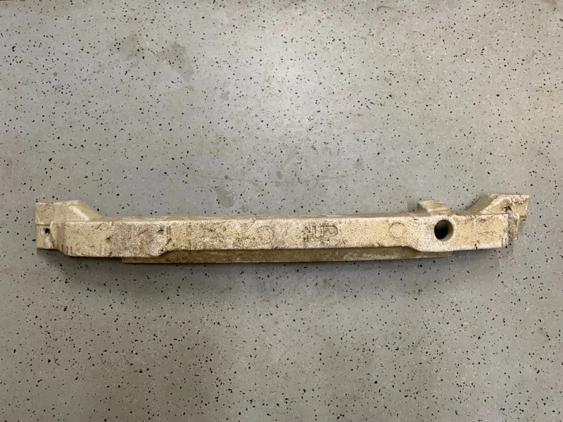 Абсорбер бампера Mazda 3 2009-2013 BBR650111 BL 1.6, передний