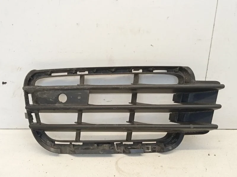 Решётка бампера Volkswagen Touareg 2010-2014 7P6853665A 2, передняя левая