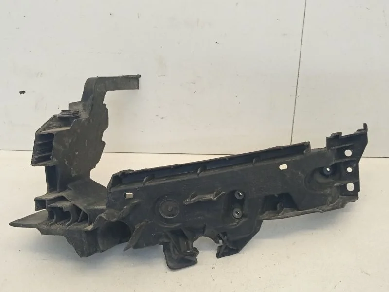 Кронштейн фары Audi Q5 2017-2020 8R0805607 2, передний левый