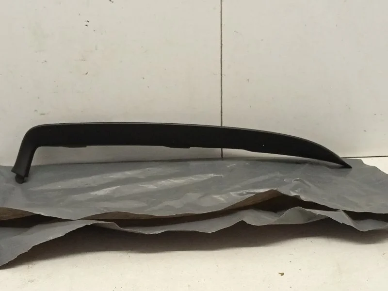 Накладка Renault Logan 2012-2018 260E07324R 2, передняя правая