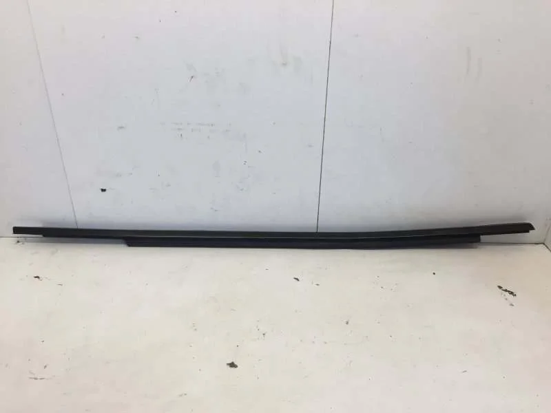 Молдинг стекла двери Bmw 5 Series 2016-2023 51337336957 G30/G31, передний левый