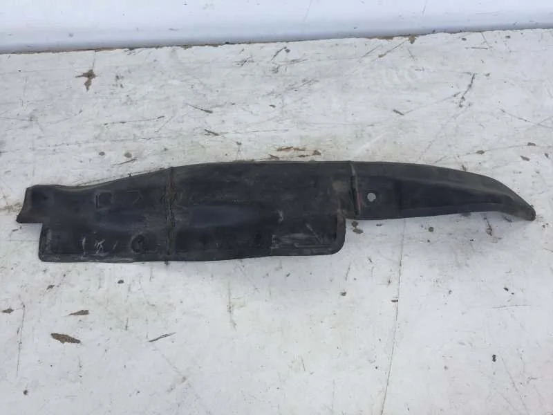 Пыльник крыла Skoda Octavia 2004-2013 1Z0821112 A5, передний правый