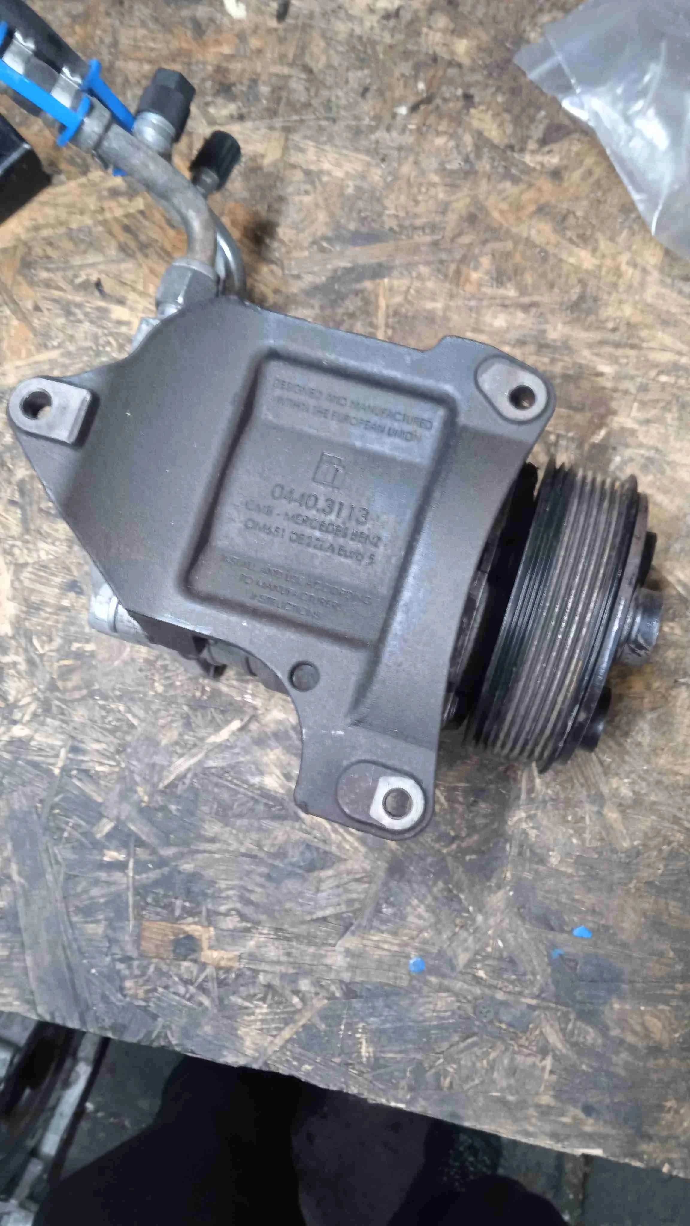 Компрессор кондиционера Mercedes-Benz W906 (2006—2019) A0032302911
; A0022305011; A0022303111; A0008302500; A0008302600 651955