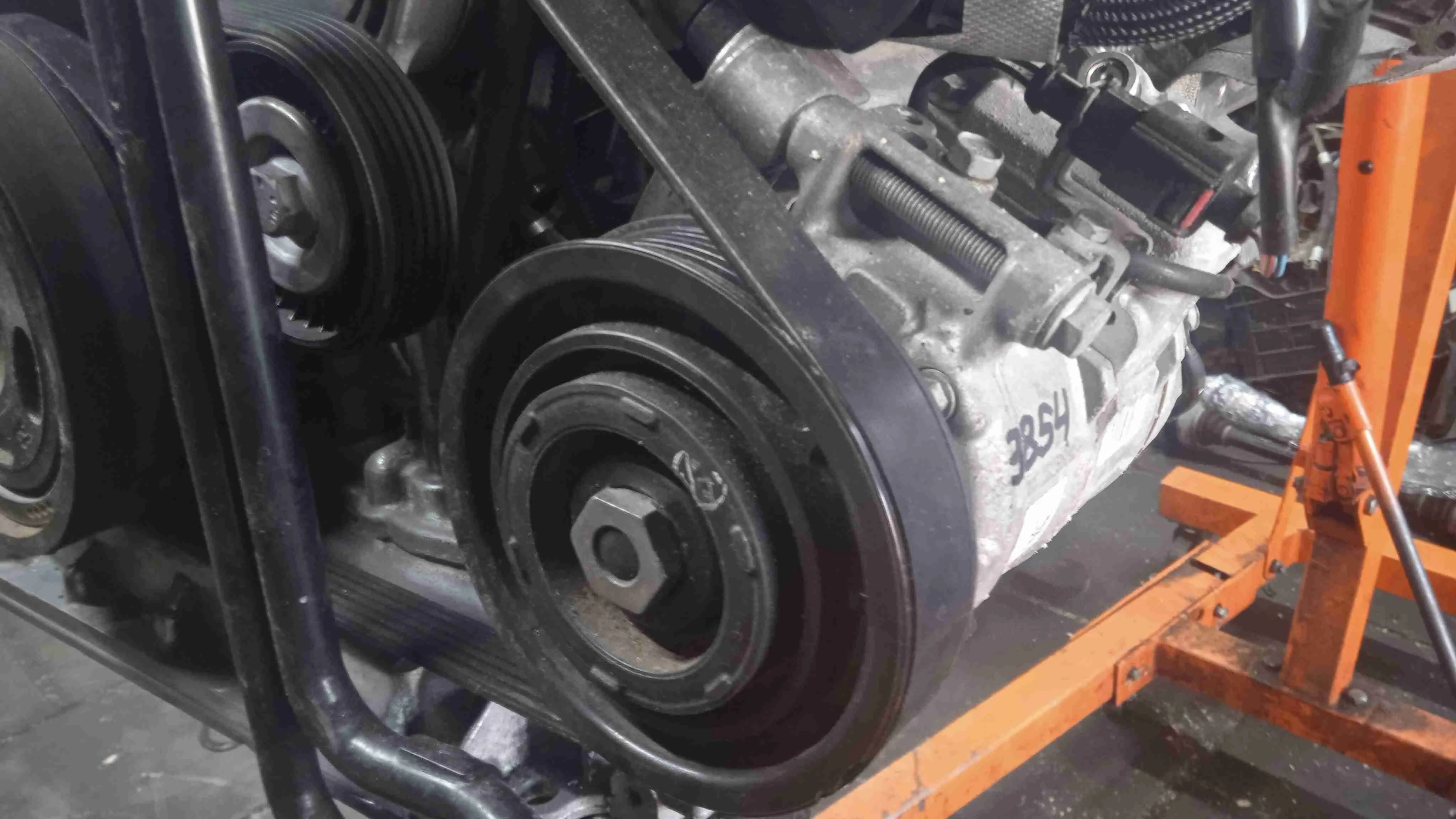 Компрессор кондиционера Audi D4 (2010—2014) 4H0260805
 CRE