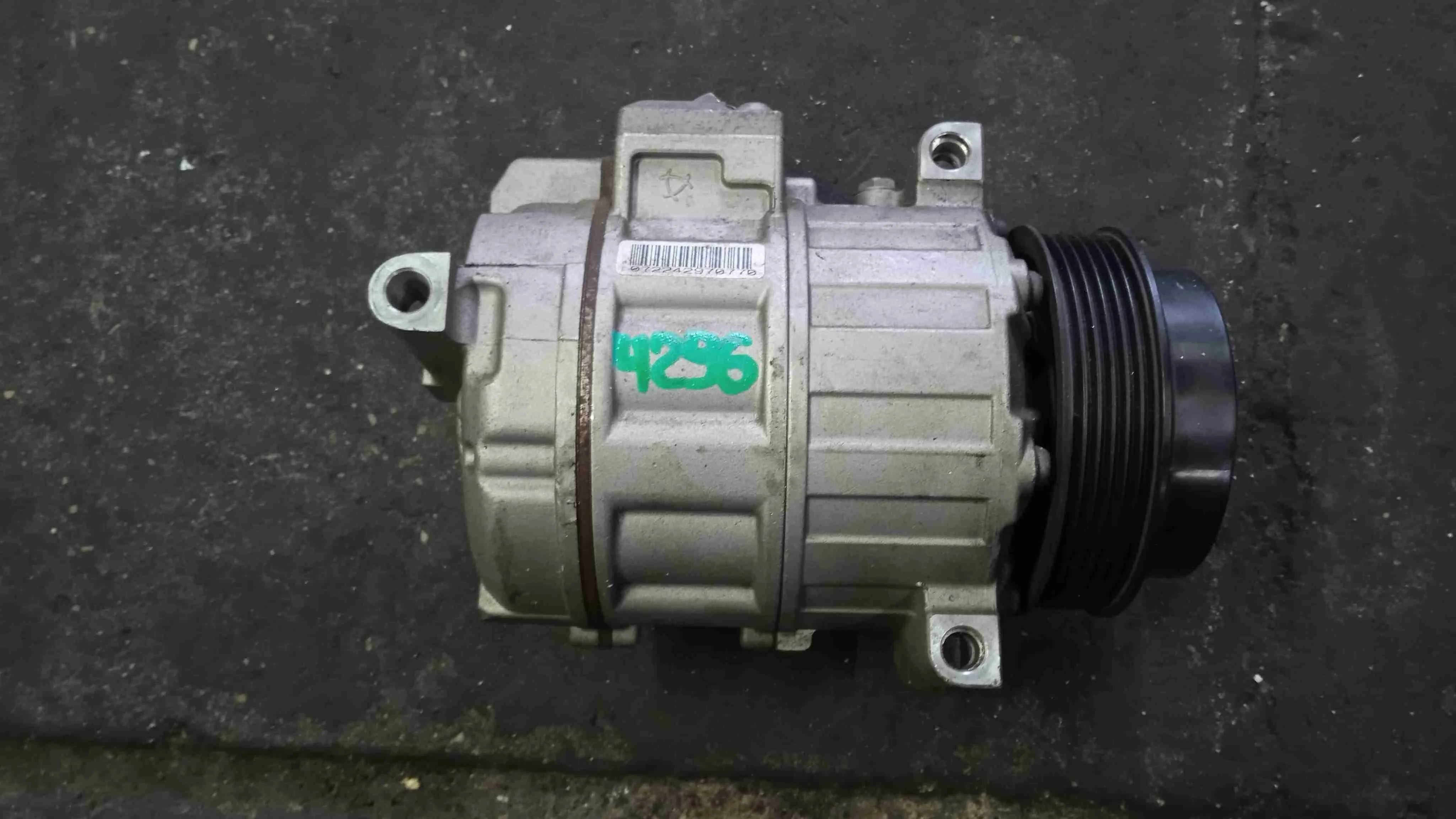 Компрессор кондиционера Mercedes-Benz W204/S204/С204 рестайлинг (2011—2015) A0022304511
; A0022304411; A0032304811; A0032302711; A0032308511; A0022308411 271820