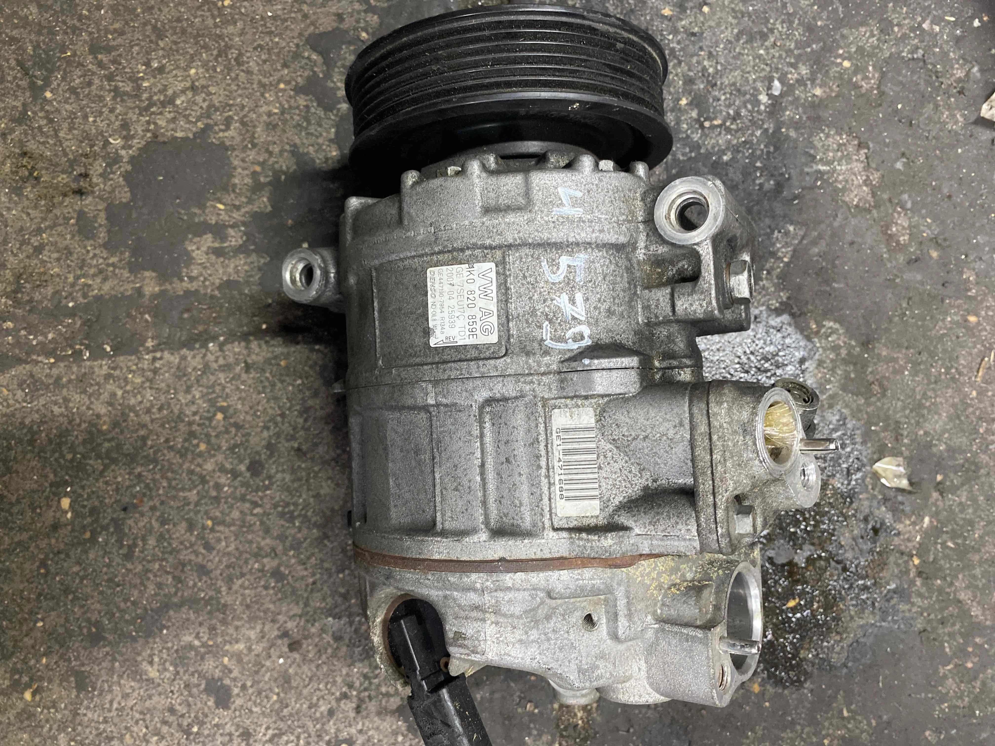 Компрессор кондиционера Volkswagen Mk6 (2008—2012) 1K0820859E; 1K0820803P; 1K0820859S; 1K0820859SX; 1K0820859C BMY