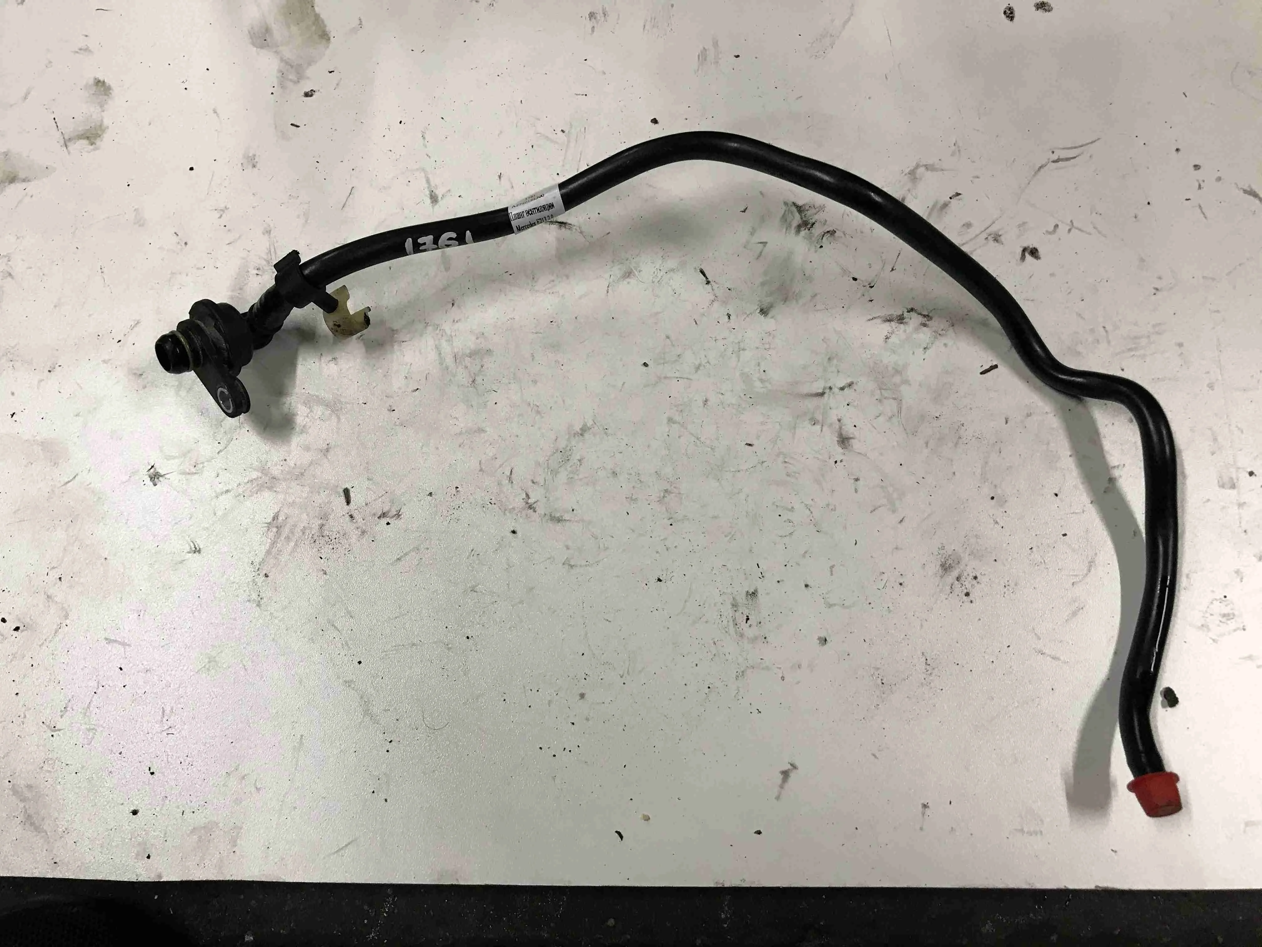 Трубка вакуумная Mercedes-Benz W213/S213/C238/A238 (2016—2021) A2740182300
 274