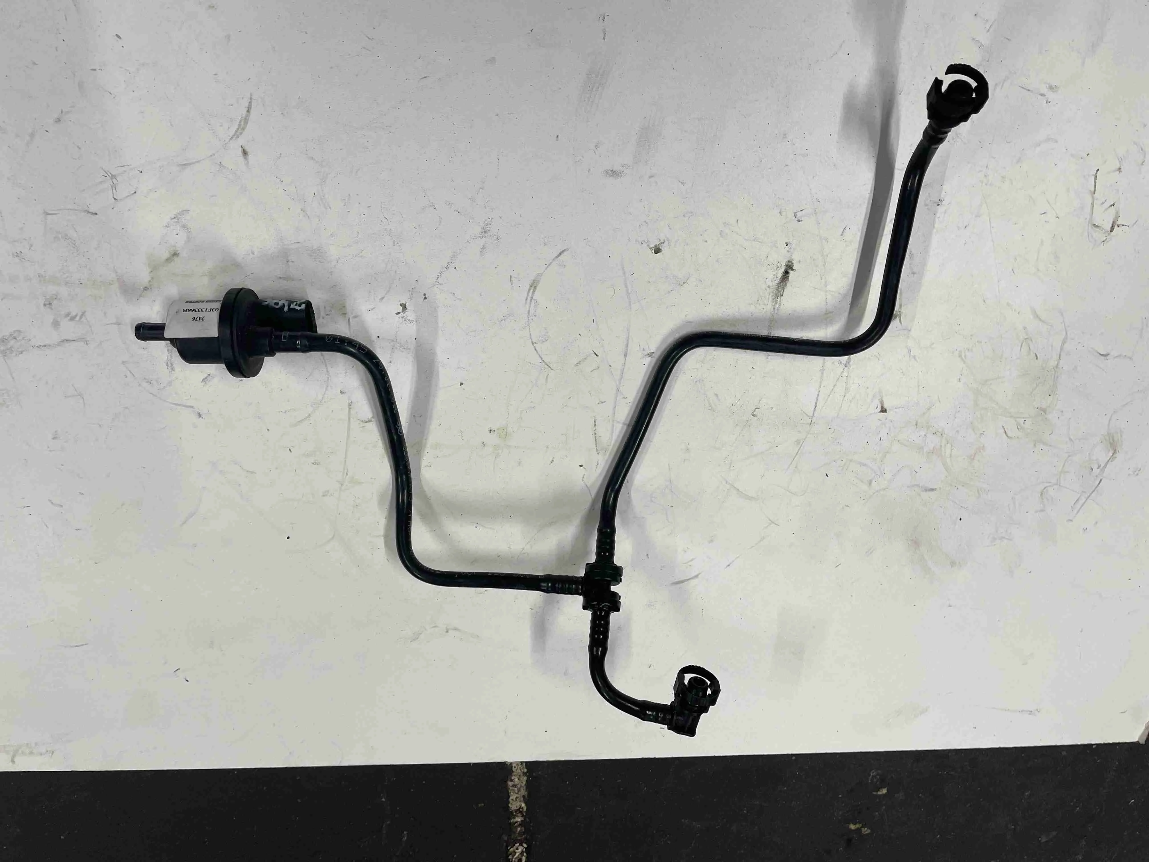 Клапан вентиляции топливного бака Volkswagen Mk6 (2008—2012) 03F133366B
 BMY