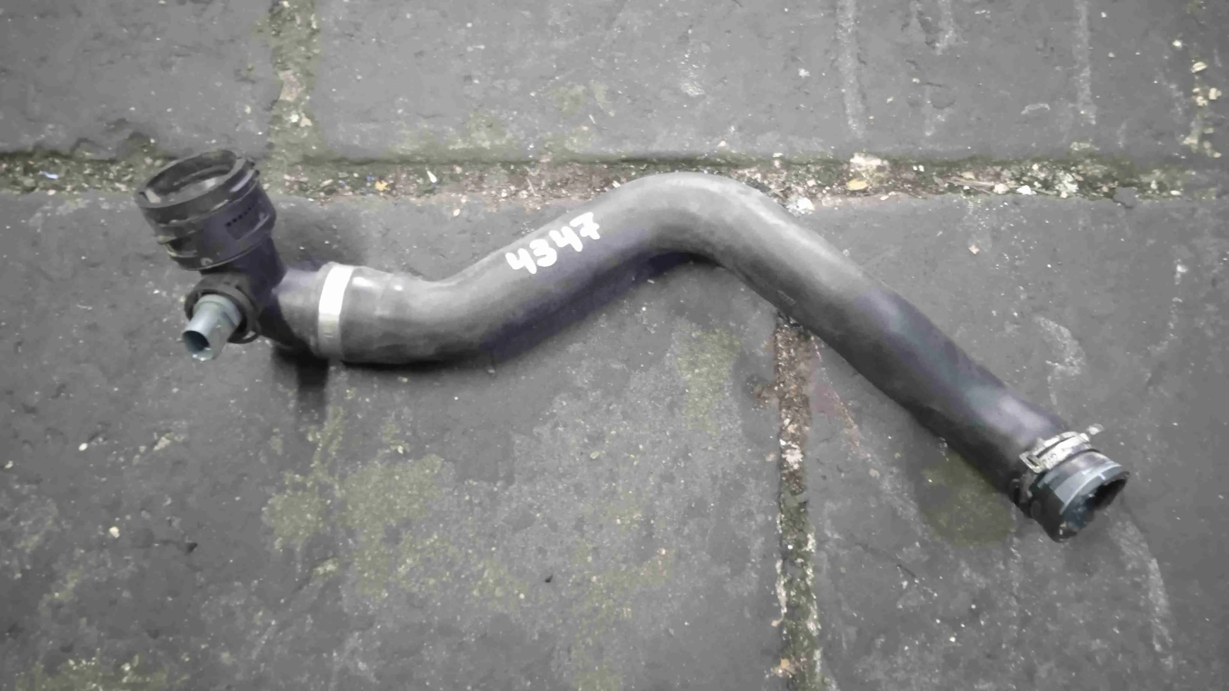 Патрубок (трубопровод, шланг) Audi 4M (2015—2020) 7L8121051G
 CJG