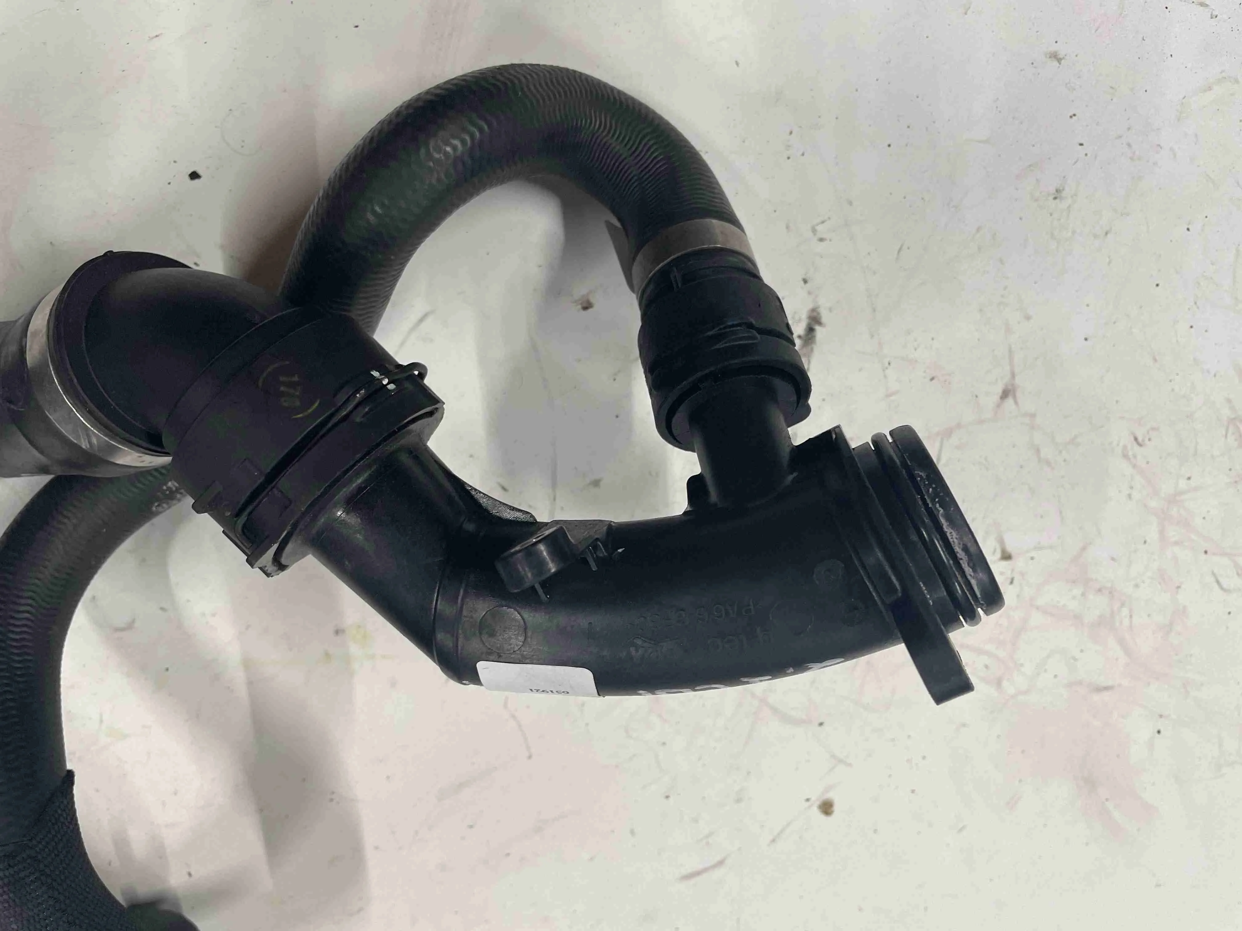 Патрубок (трубопровод, шланг) Mercedes-Benz X253 (2015—2019) A6512001051
 651921