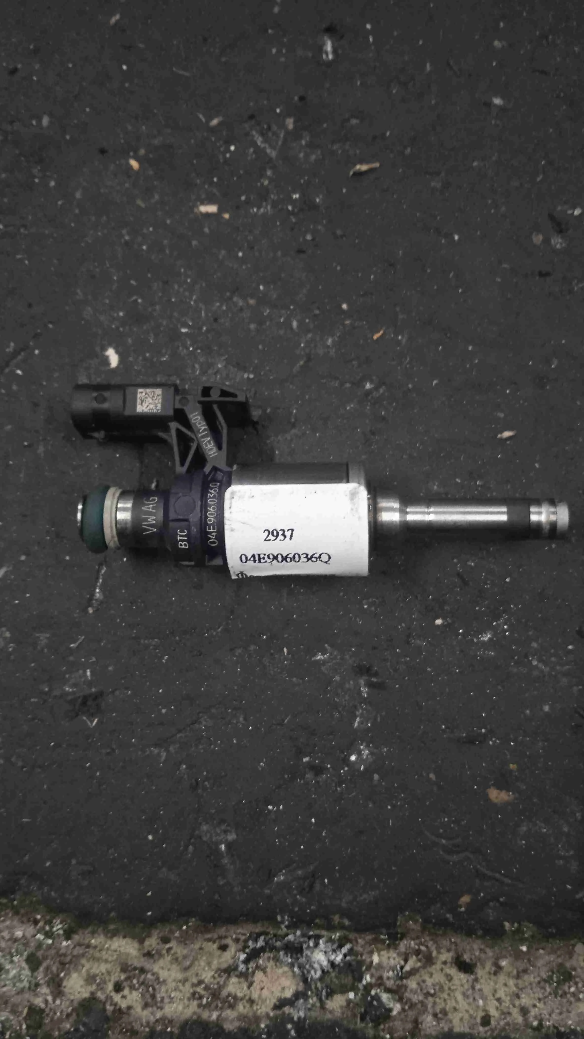 Форсунка Volkswagen V (2009—2015) 04E906036Q
 CJZ