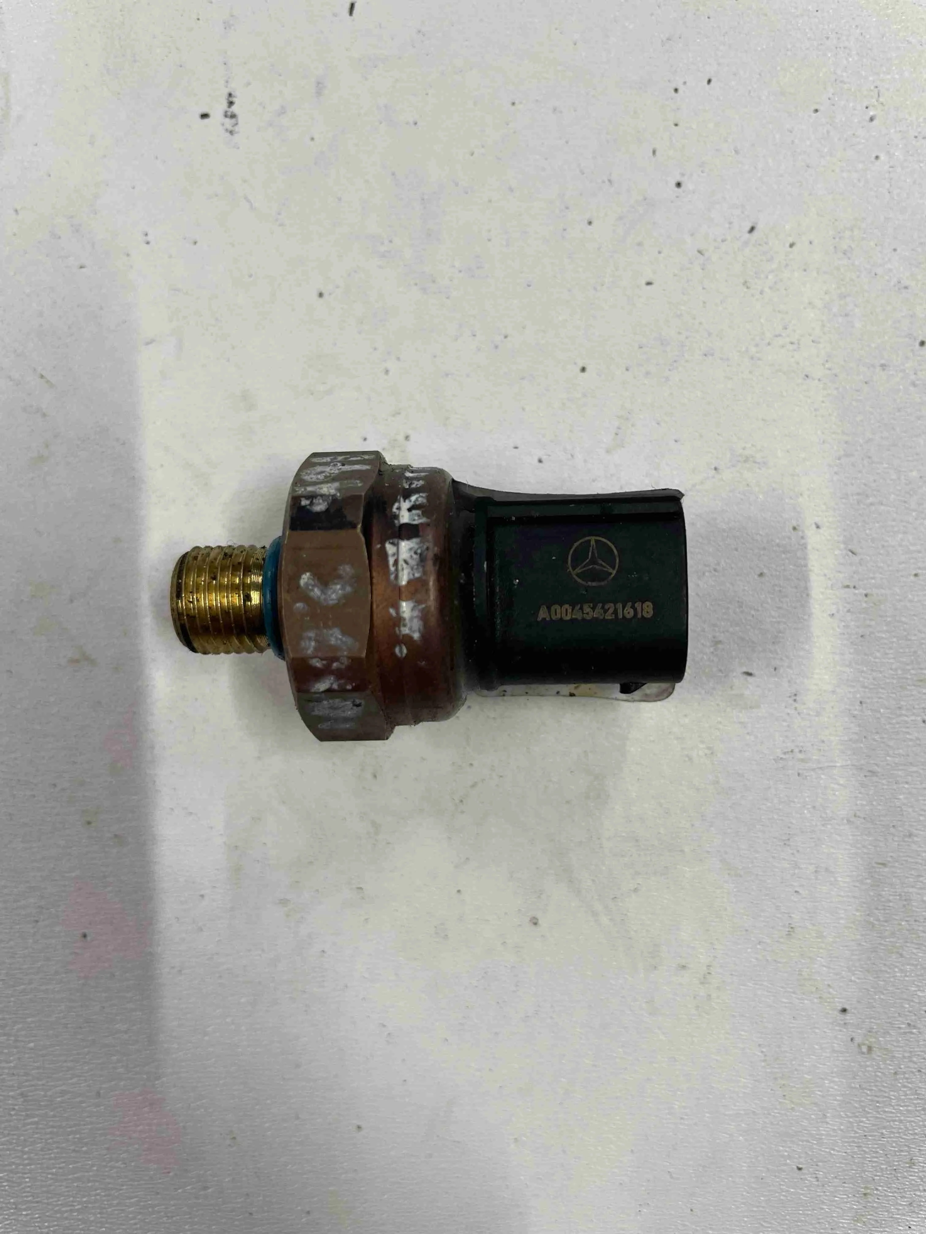 Датчик давления топлива Mercedes-Benz W166 (2011—2015) A0045421618
 642826