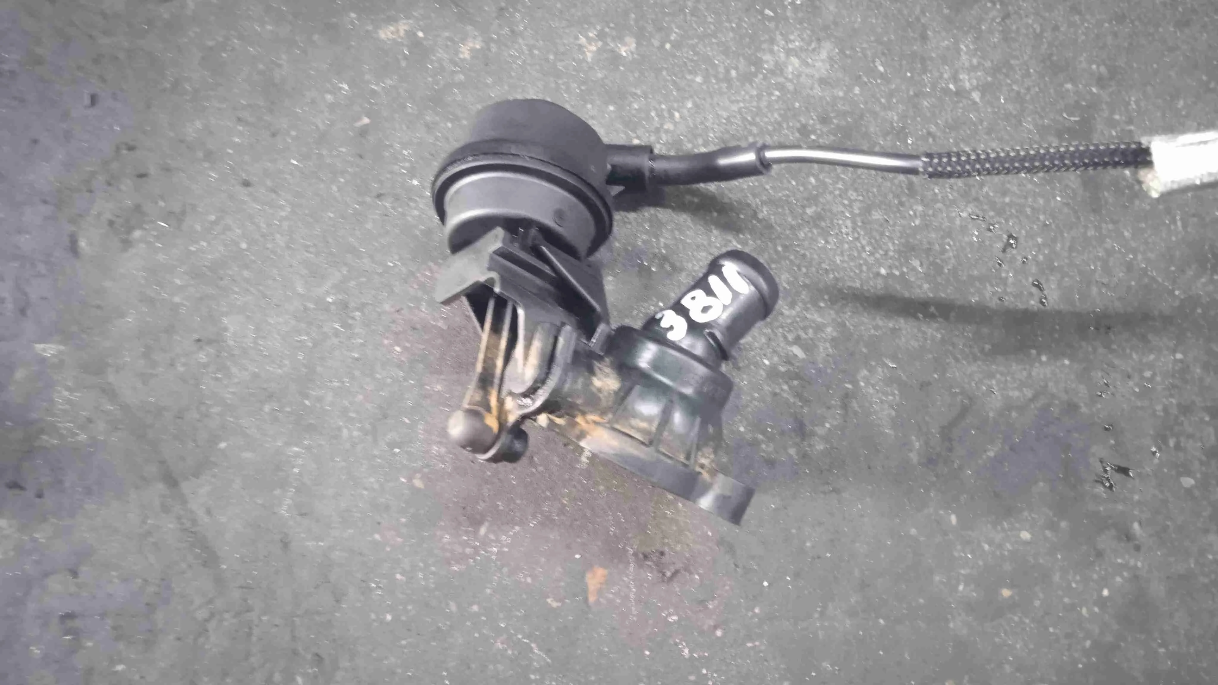 Фланец (тройник) системы охлаждения Audi D4 рестайлинг (2013—2017) 059121737
 CTB