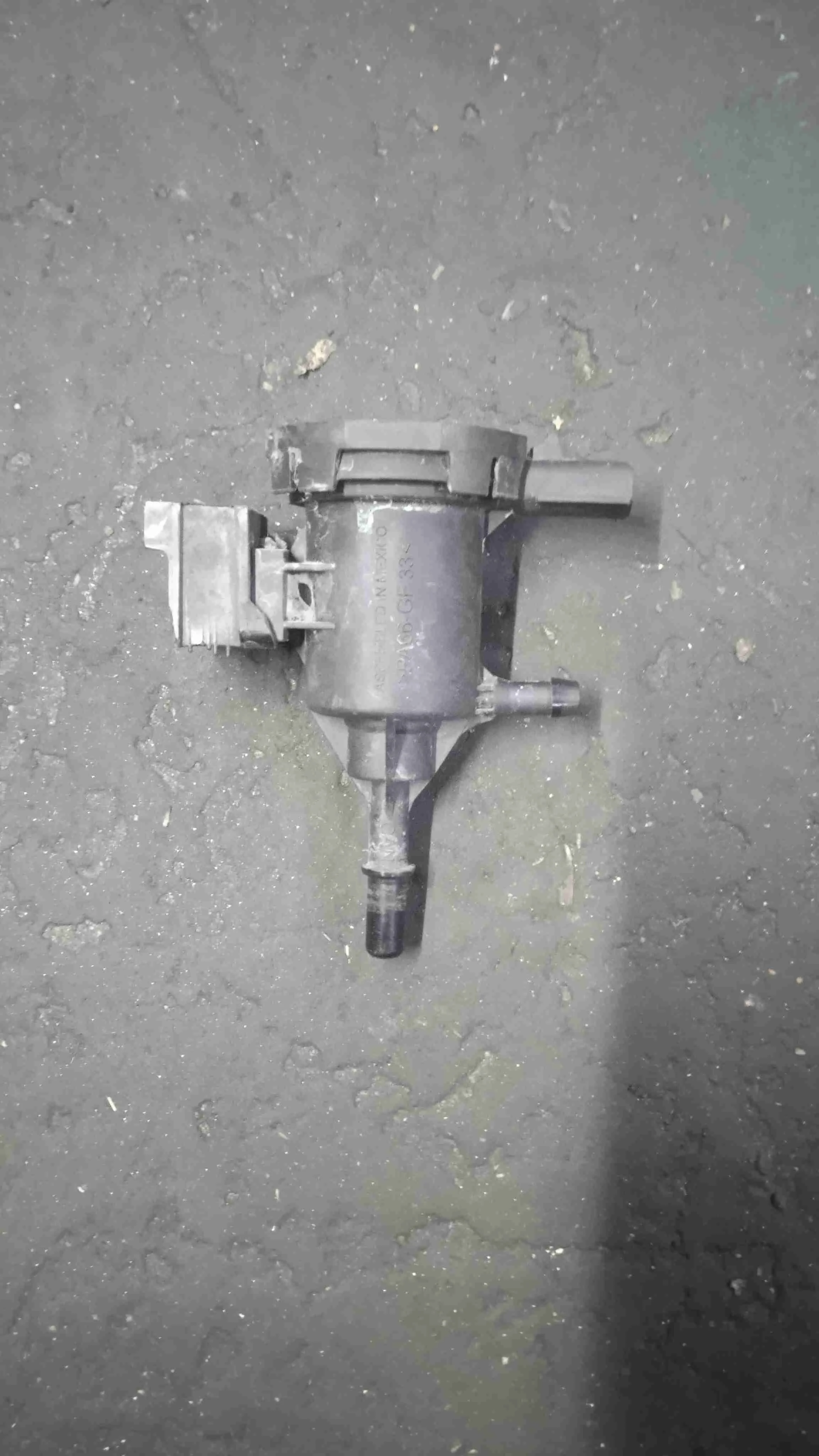 Клапан вентиляции картерных газов Mercedes-Benz W205/S205/C205/A205 (2014—2018) A0014760532
; A0004760600 274920