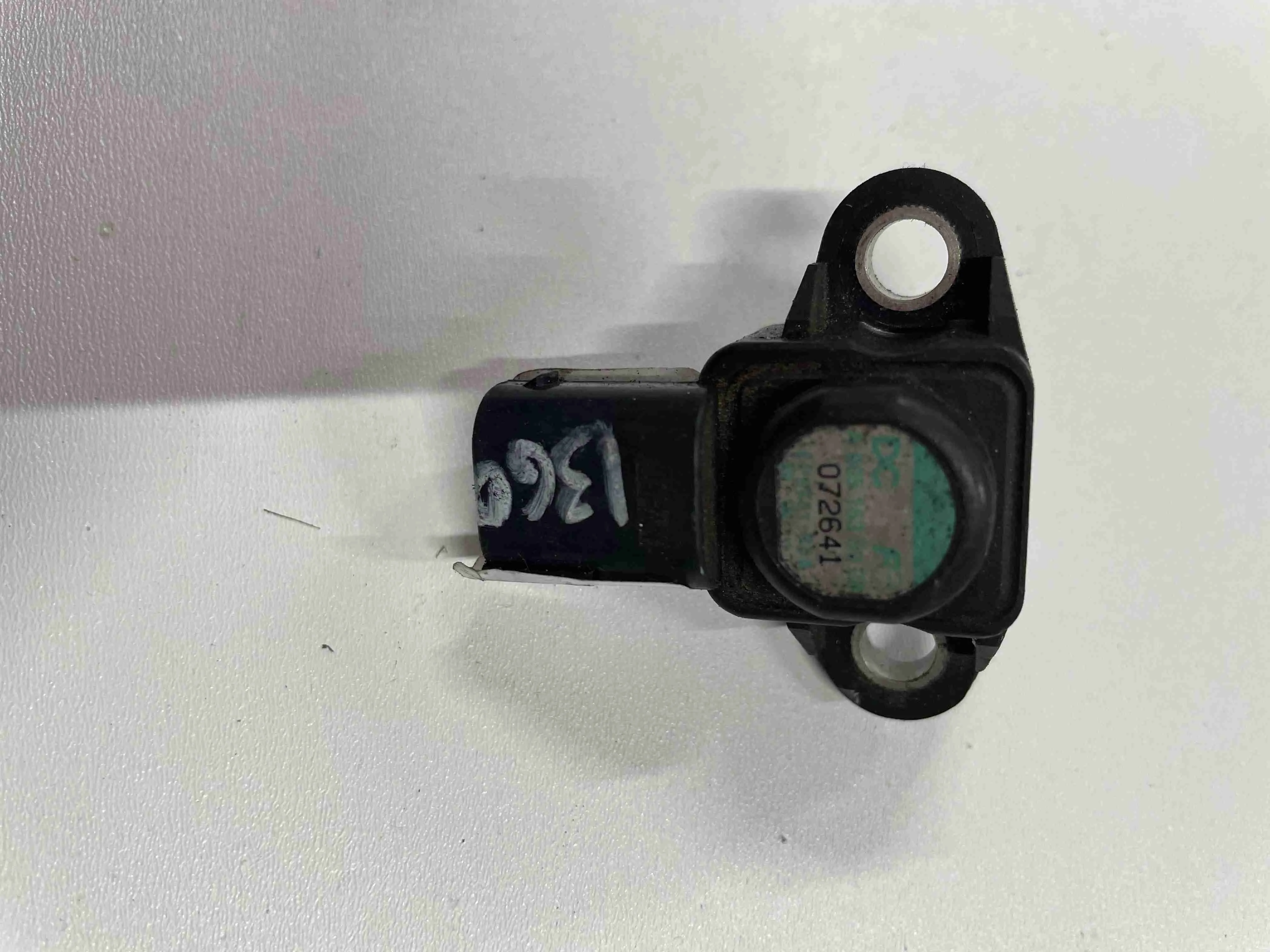 Датчик абсолютного давления Mercedes-Benz W906 (2006—2019) A0061539728
; A0051535028 651
