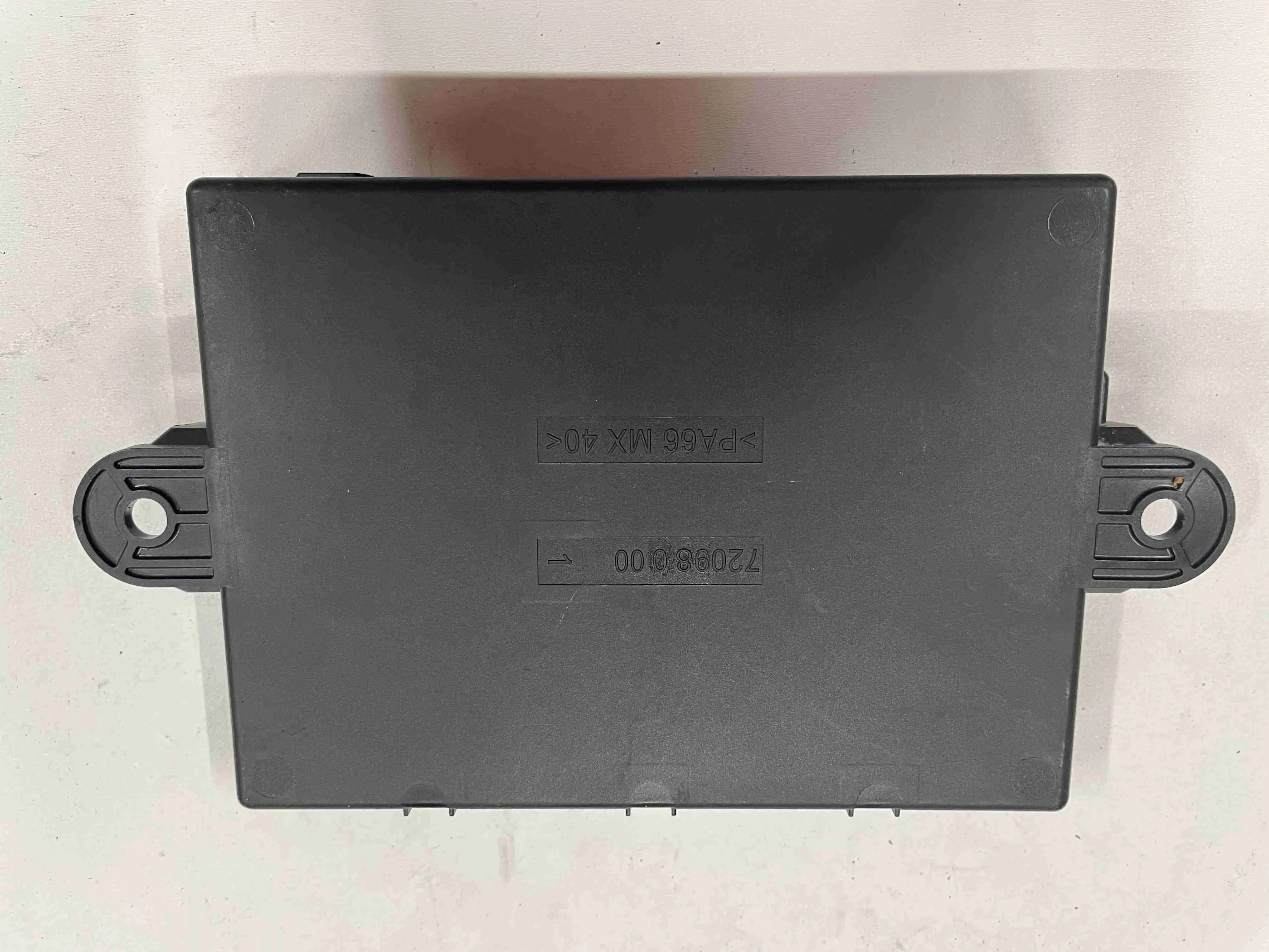 Блок управления двери Mercedes-Benz W221 (2005—2009) A2218705092
;   A2219001600; A2219007401; A2219008503; A2219006204; A2219007601; A2219008603; A2219006404 272965