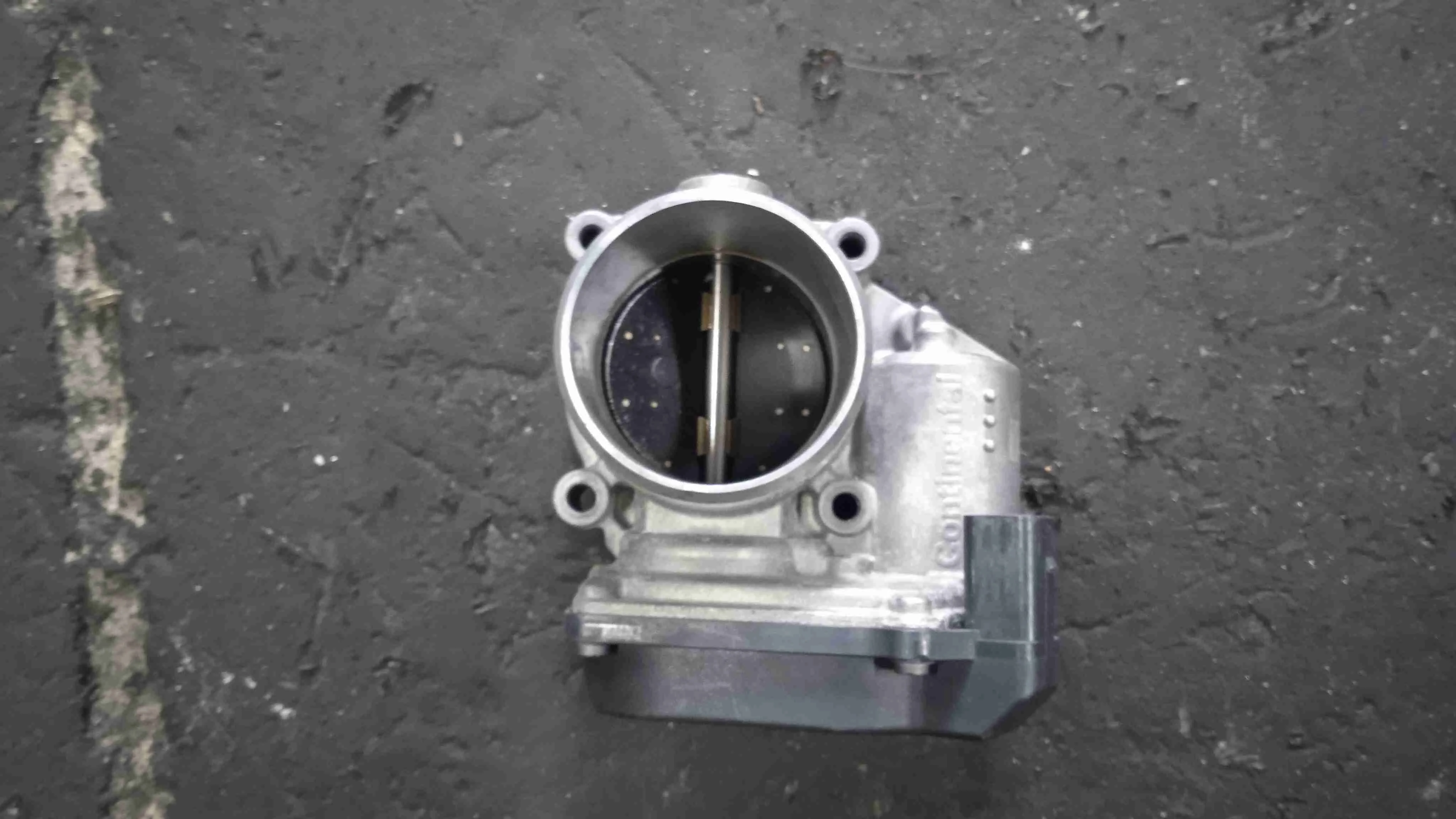 Заслонка дроссельная Audi B8 (2007—2012) 06F133062Q
 CJE