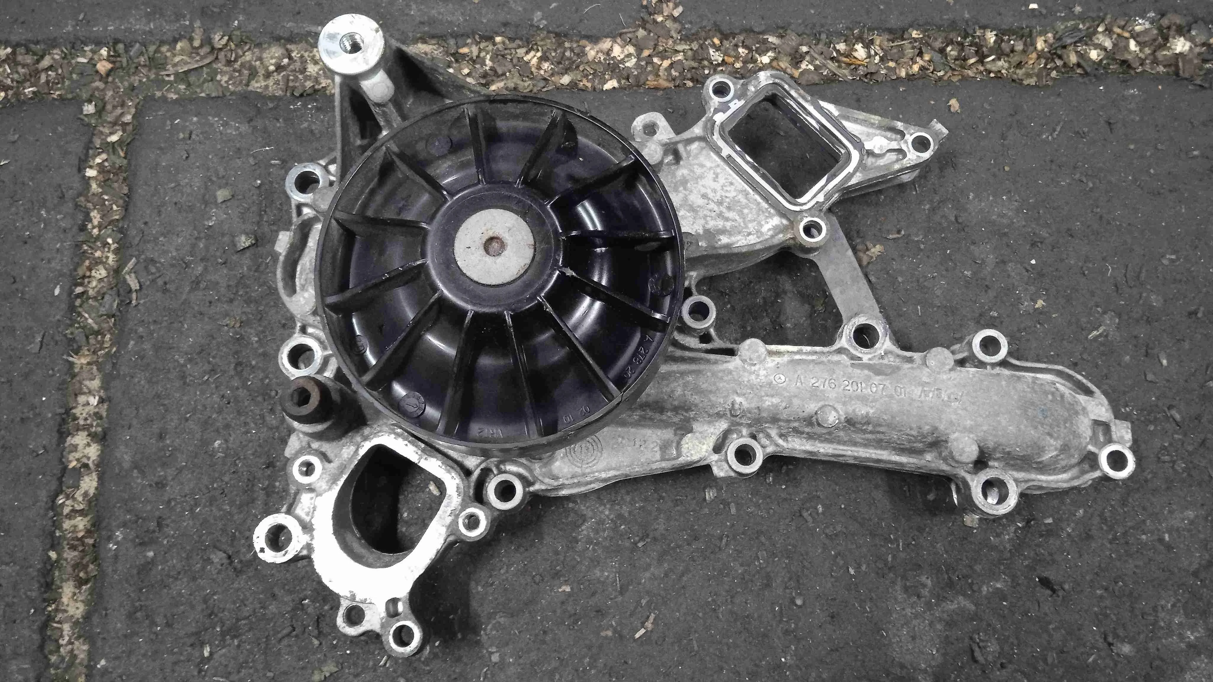 Помпа Mercedes-Benz X204 рестайлинг (2012—2015) A2762010701
 276