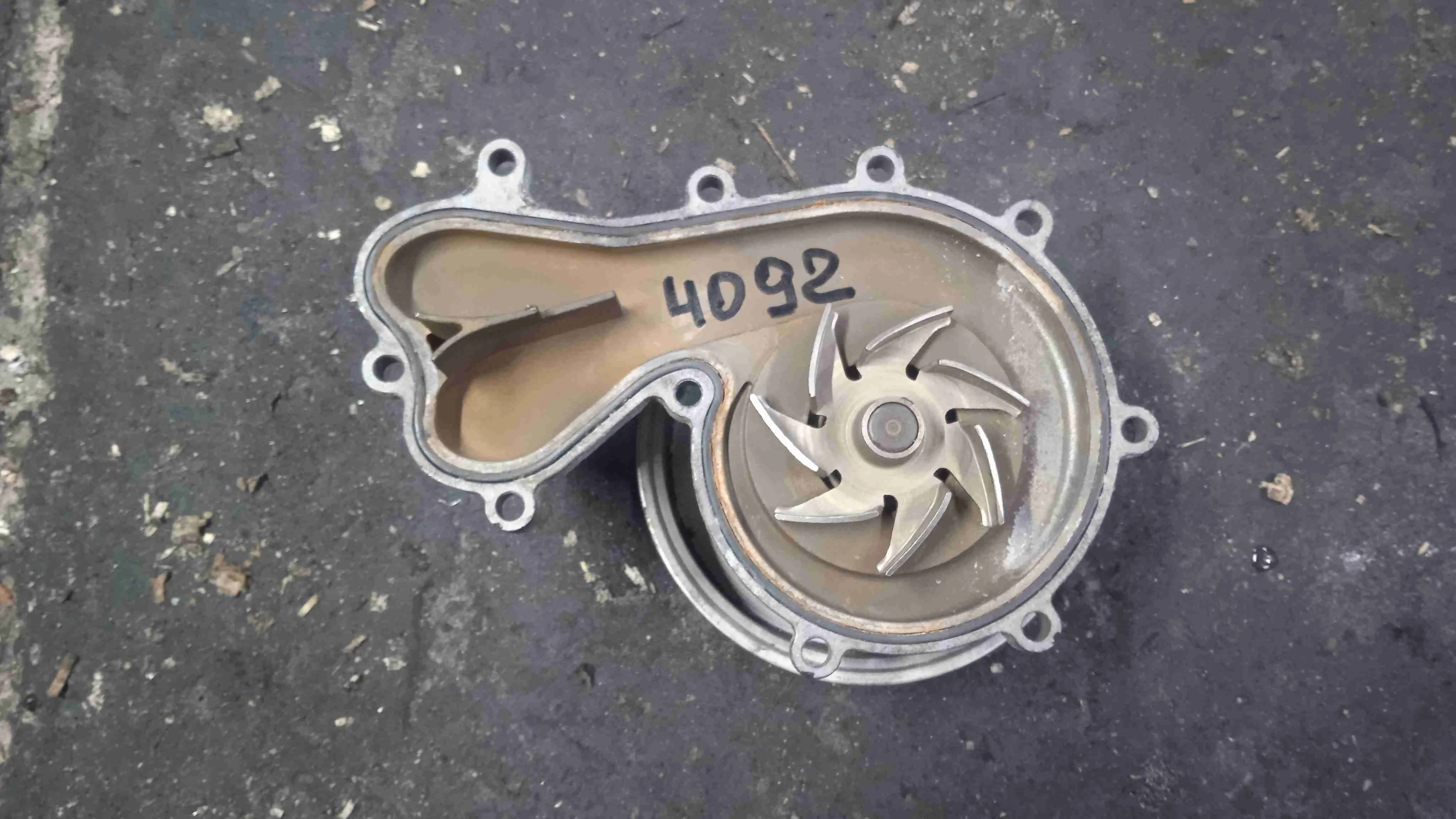 Помпа Audi 4M (2015—2020) 059121005T
; 059121008K CJG