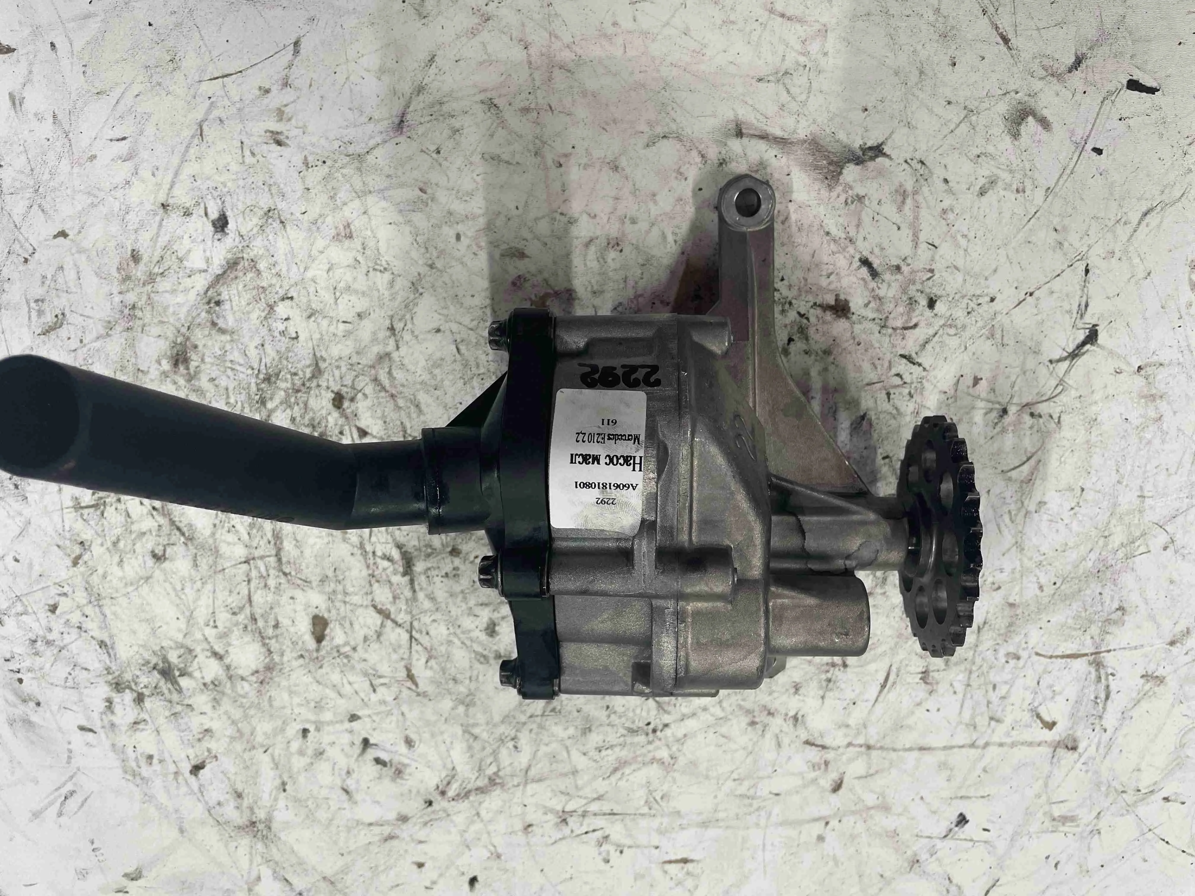 Насос масляный Mercedes-Benz W210/S210 (1995—1999) A6061810801
 611