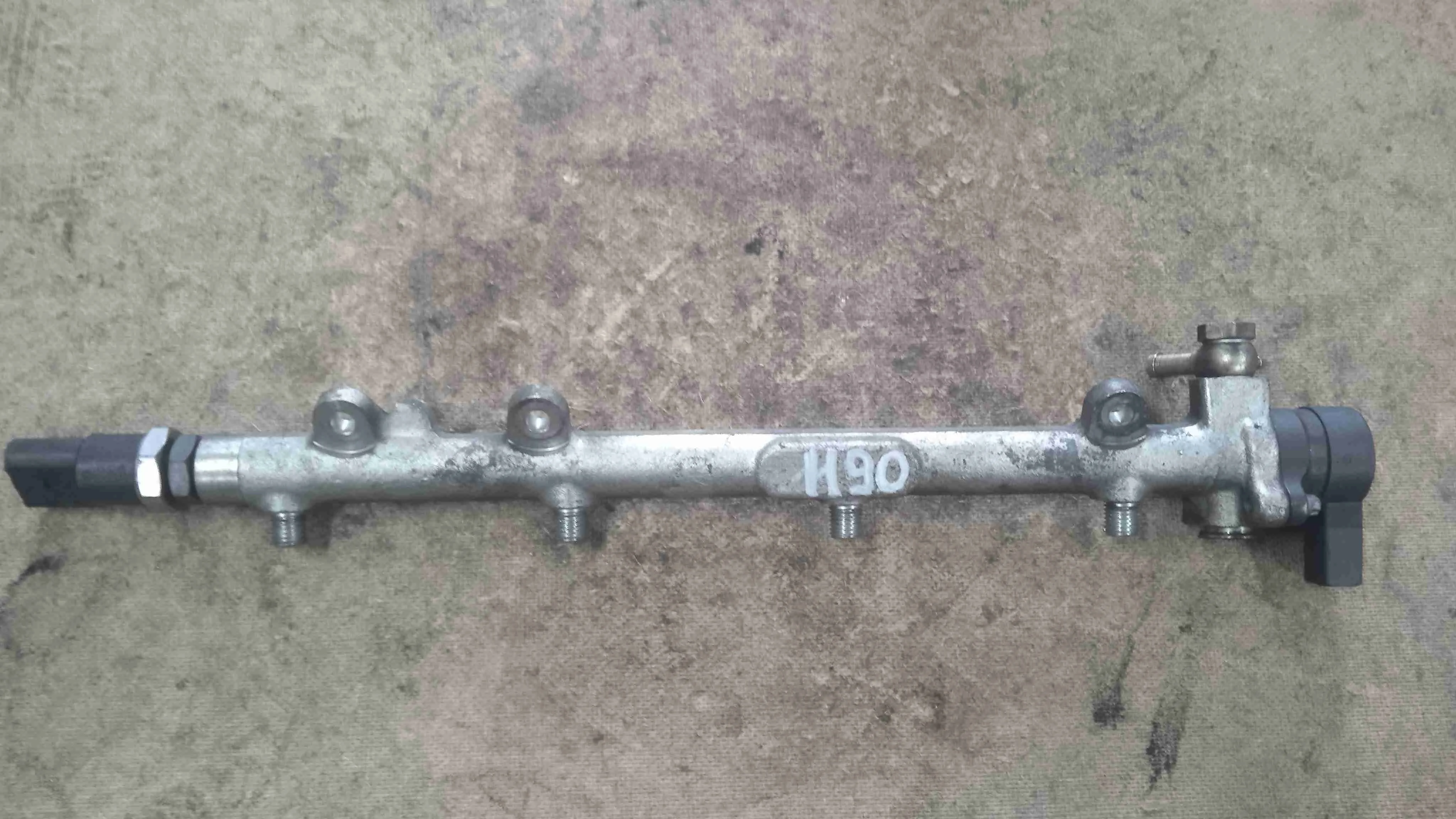 Топливная рампа Mercedes-Benz W639 рестайлинг (2010—2014) A6110700095
 638