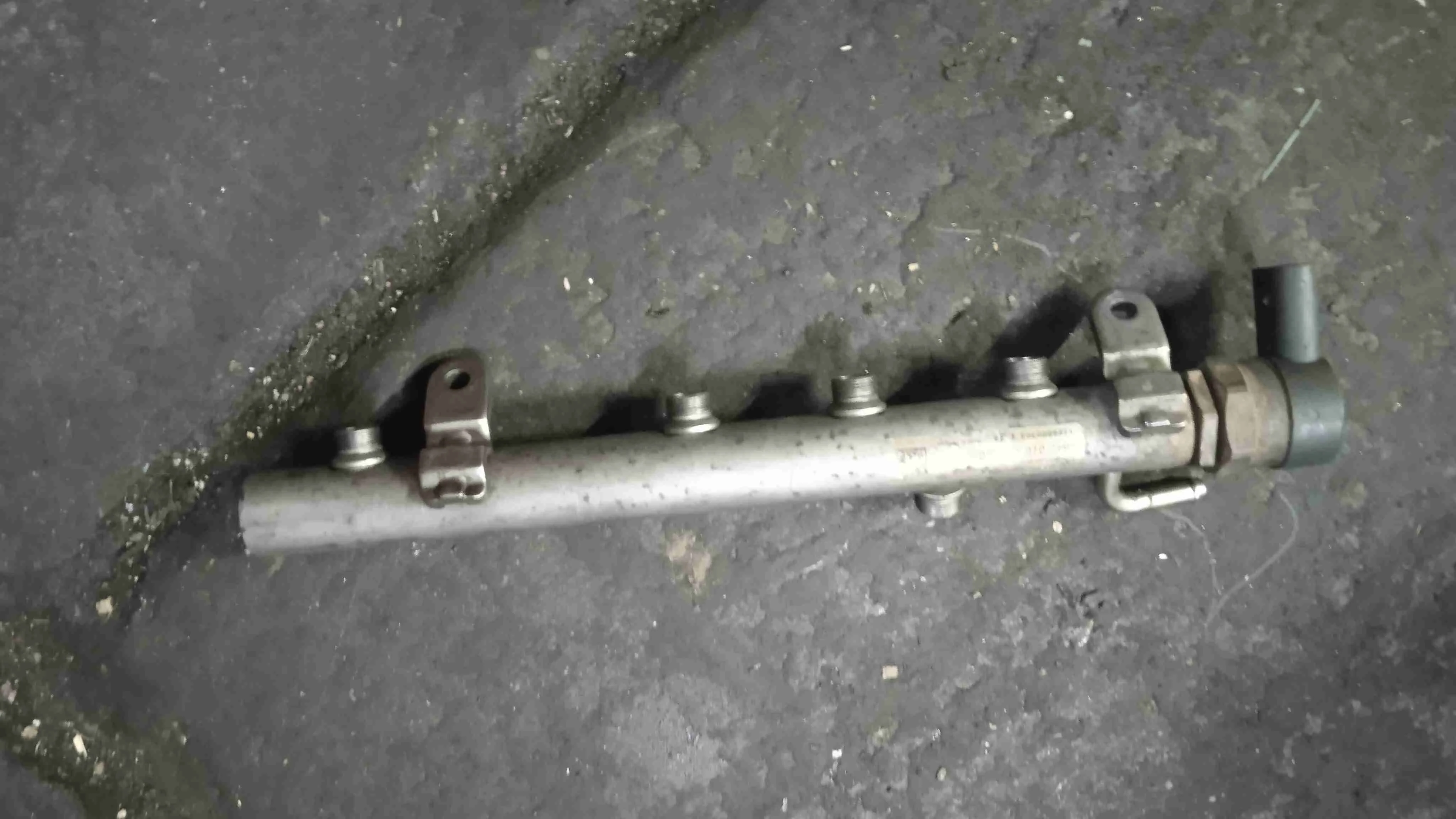 Топливная рампа Mercedes-Benz W212/S212/C207/A207 (2009—2013) A6420702495
 642